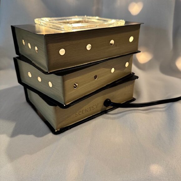 Scentsy Under My Spell Wax Warmer - Gently Used with Box - Picture 3 of 12